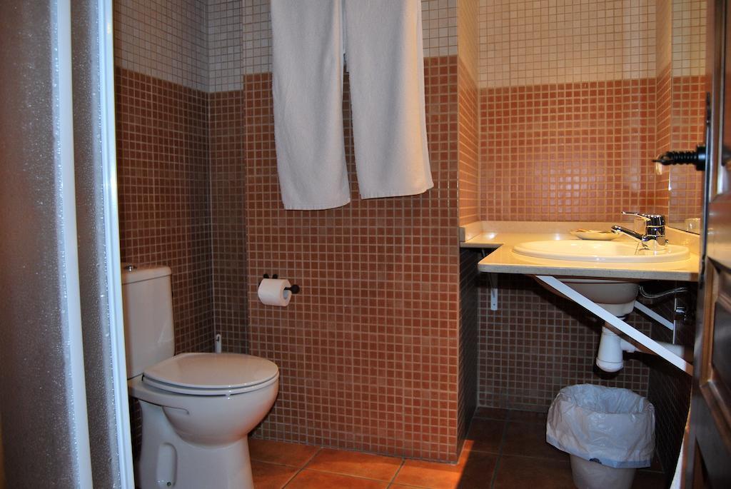 La Piedra Del Mediodia Hotel Cirat Szoba fotó
