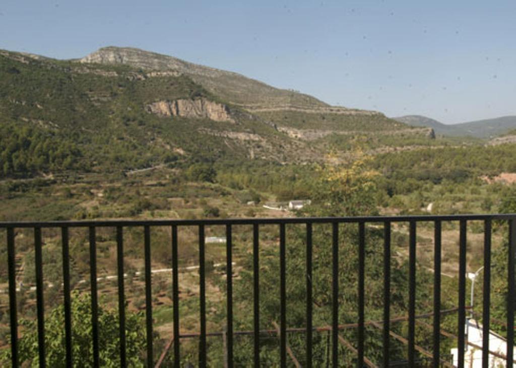 La Piedra Del Mediodia Hotel Cirat Kültér fotó